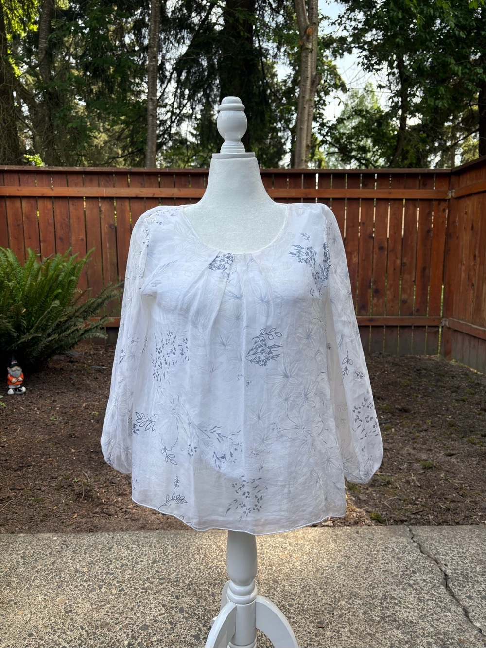 Women's White Floral Scoop-Neck Peasant Blouse